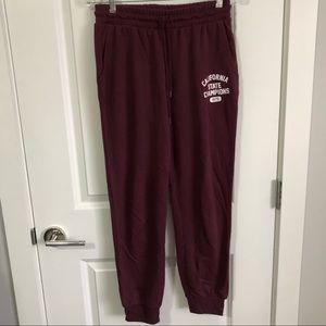 GARAGE BURGUNDY SWEATPANTS SIZE SMALL